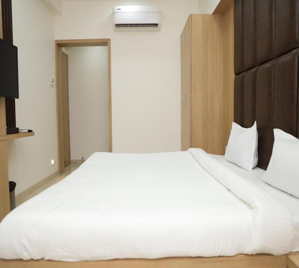 Hotel Dwarka Palace أحمدناغار المظهر الخارجي الصورة